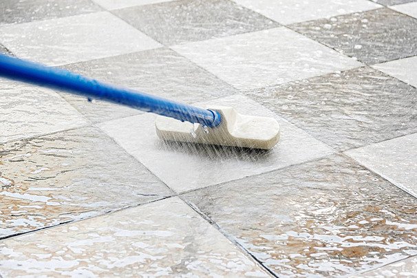 تنظيف الارضيات …